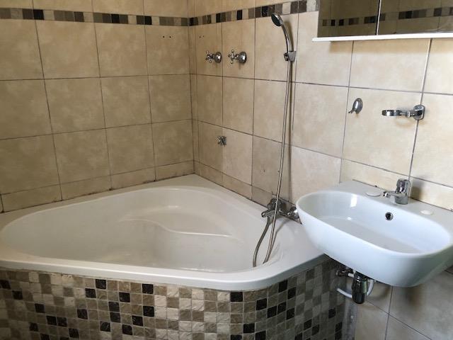 To Let 3 Bedroom Property for Rent in Parow Valley Western Cape